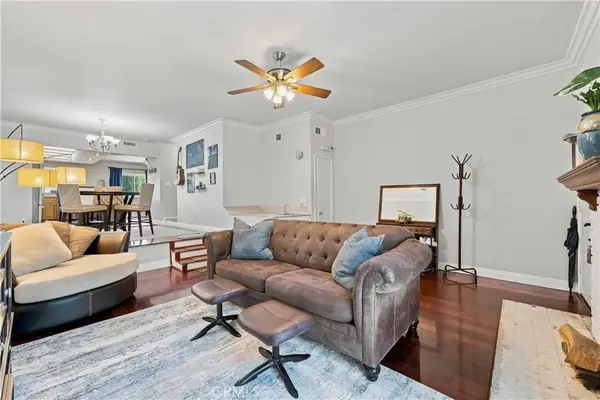 10234 Variel #5, Chatsworth, CA 91311