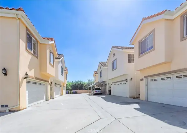 8425 Burnet Avenue #6, North Hills, CA 91343