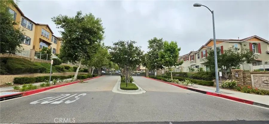 22041 Barrington Way, Saugus, CA 91350 - #2