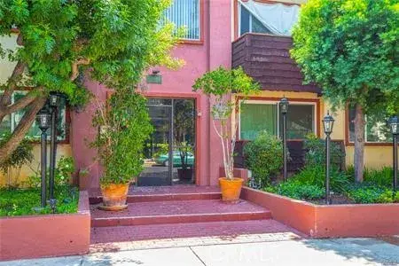 5414 Newcastle #34, Encino, CA 91316