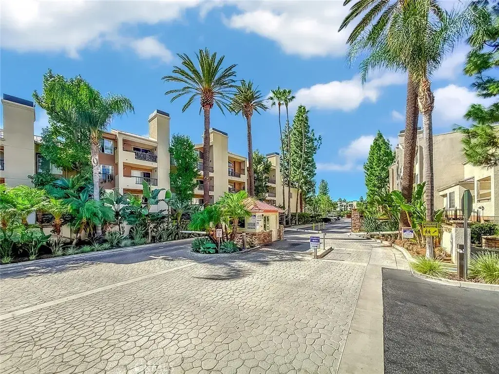 5530 Owensmouth Avenue #115, Woodland Hills, CA 91367 - #1