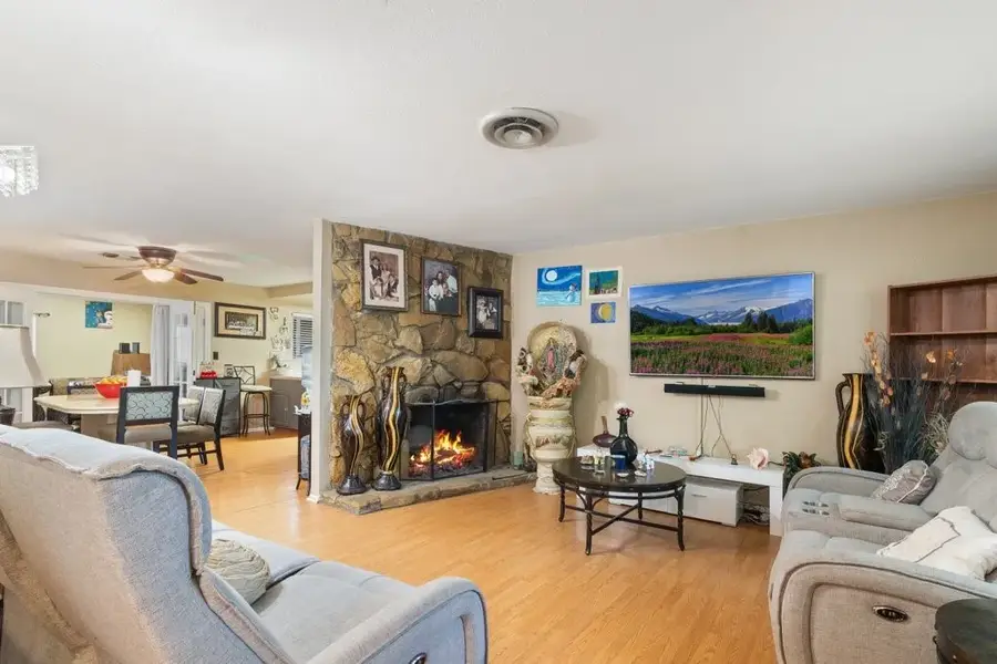 41931 Thornton, Hemet, CA 92544 - Image #3