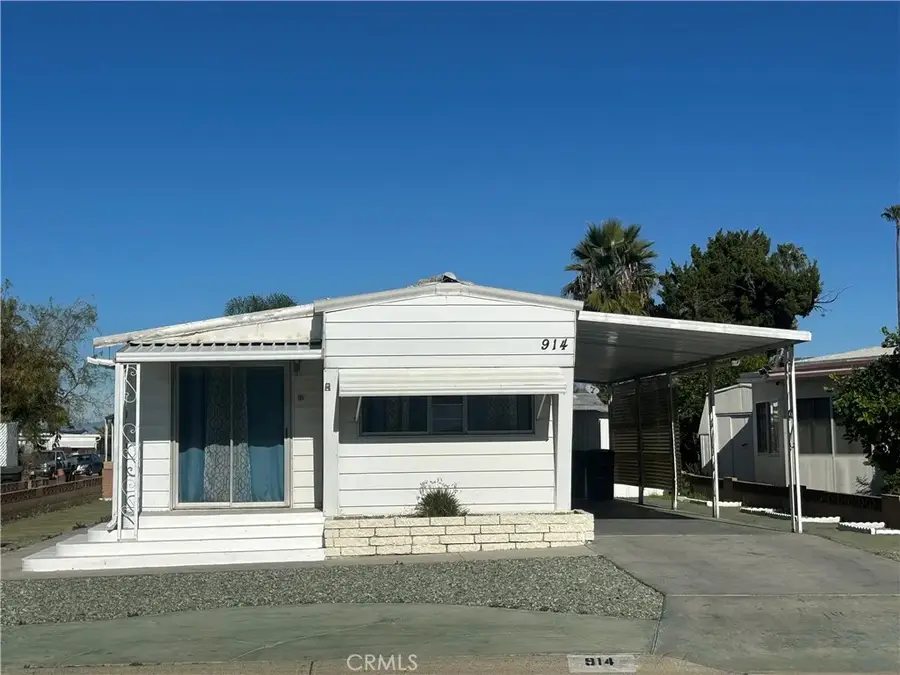 914 W Johnston, Hemet, CA 92543 - Image #2