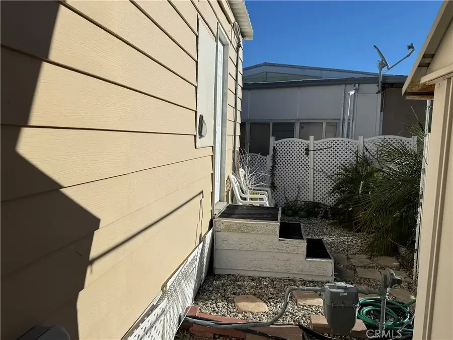 332 N Lyon, Hemet, CA 92543 - Image #2