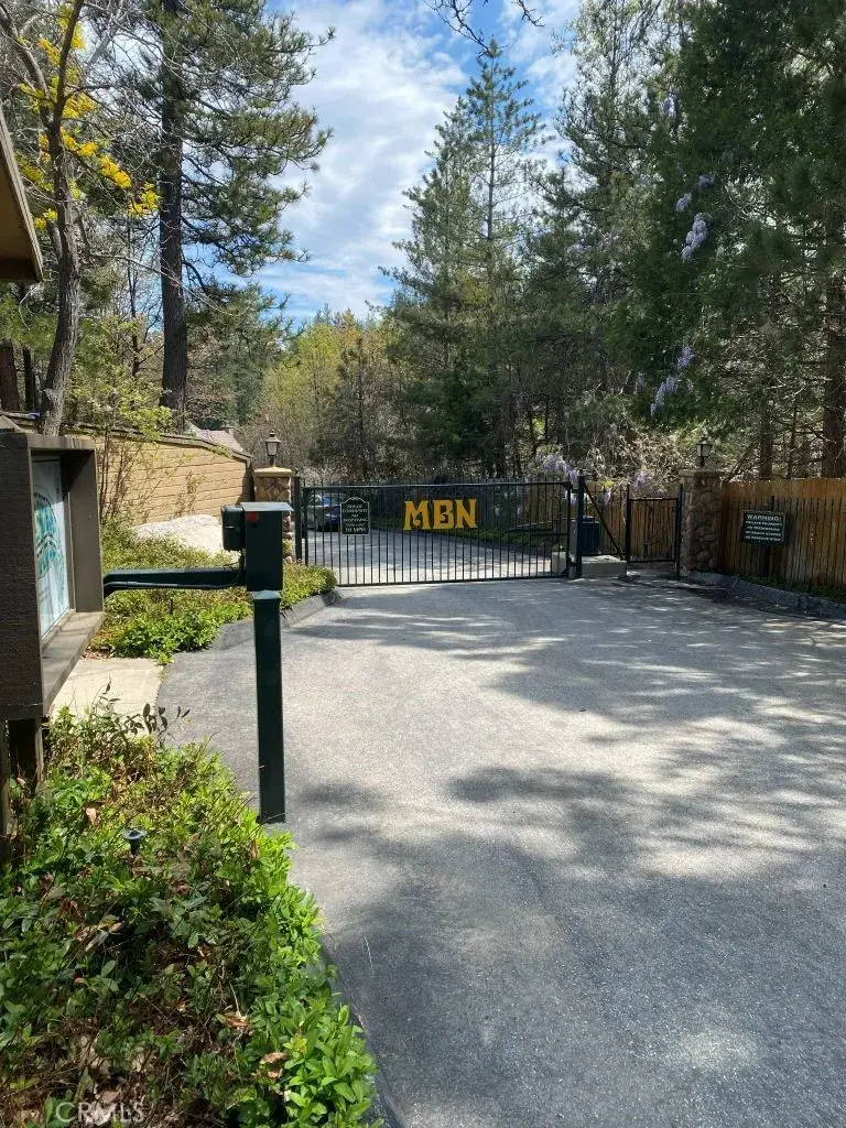 27657 Peninsula Drive #106, Lake Arrowhead, CA 92352 - Image #2