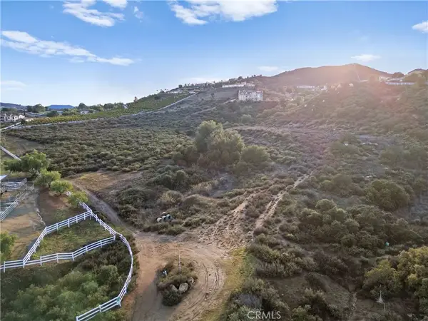 21903 Los Robles, Murrieta, CA 92562