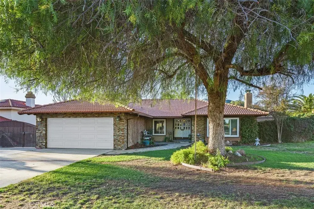 30005 Swan Point Dr., Canyon Lake, CA 92587 - Image #1