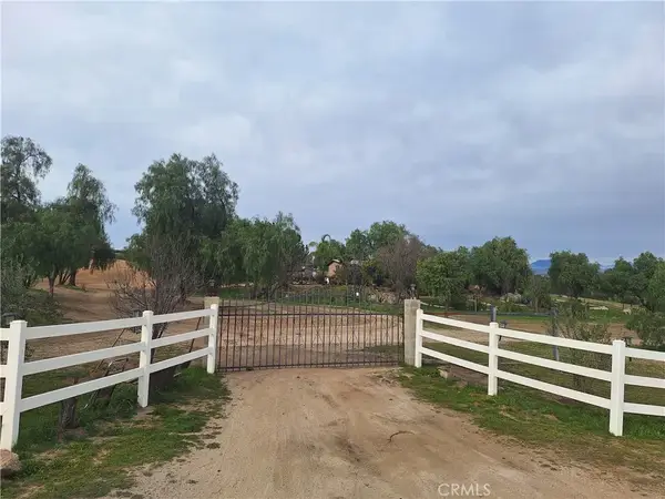40752 El Pequito, Hemet, CA 92544