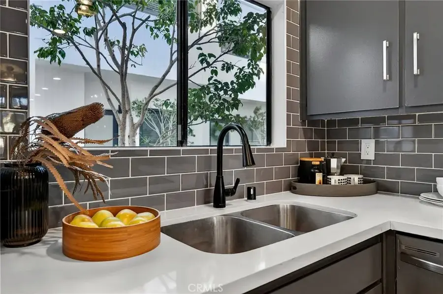 2500 Abbot Kinney Boulevard #9, Venice, CA 90291 - Image #2