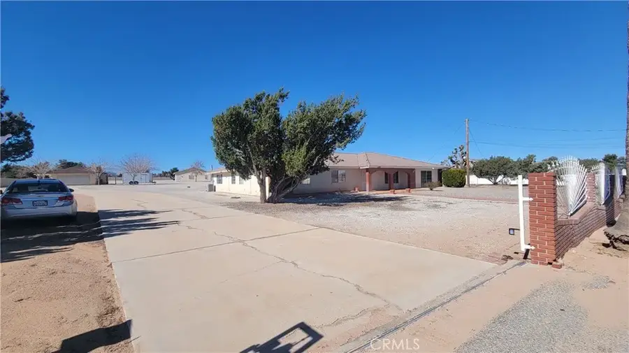 8756 Oakwood Avenue, Hesperia, CA 92345 - #2