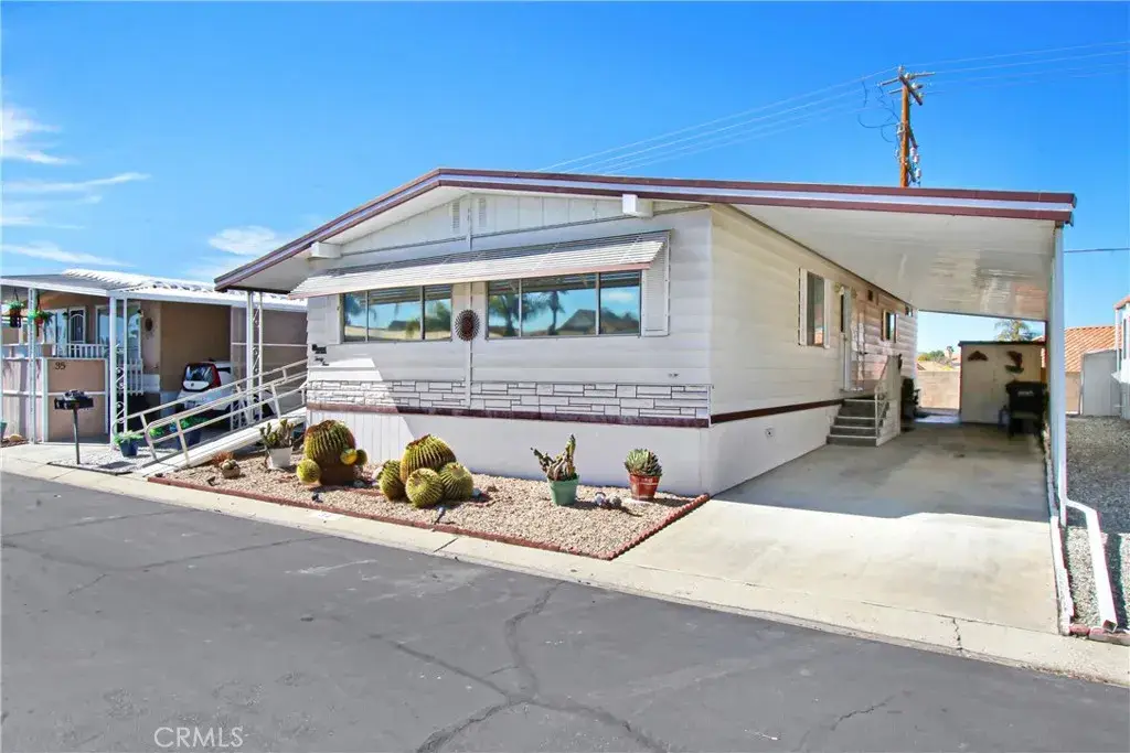 575 S Lyon #34, Hemet, CA 92543 - #1