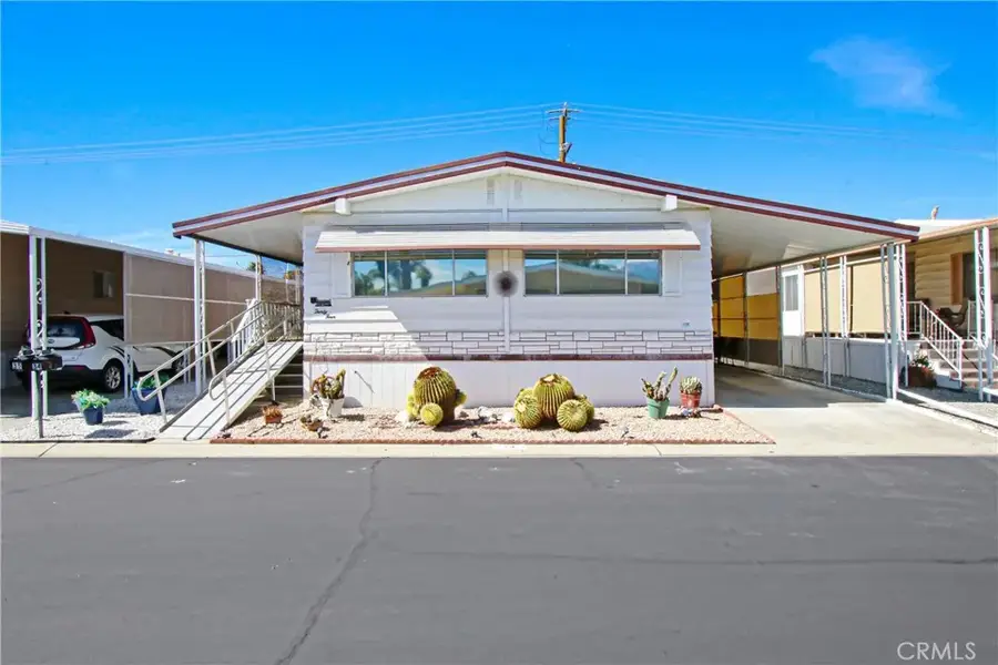 575 S Lyon #34, Hemet, CA 92543 - #2