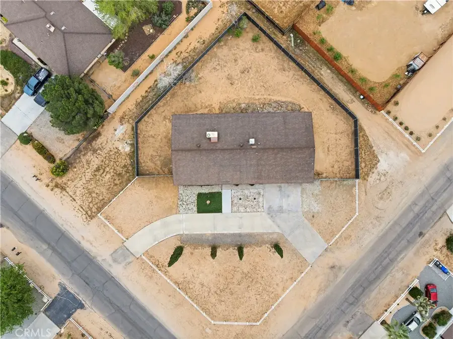 19125 Shoshonee Road, Apple Valley, CA 92307 - #2