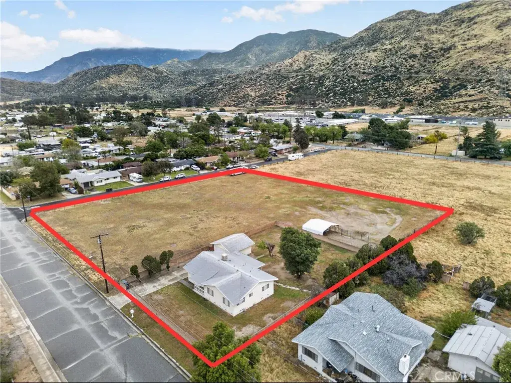 514 E Victory Avenue, Banning, CA 92220 - #1