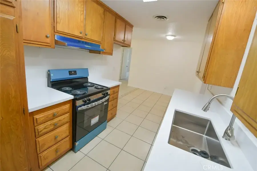 815 Coral Avenue, Hemet, CA 92543 - #3