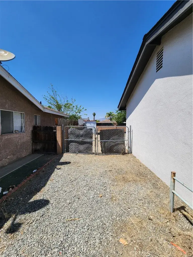 832 E Stetson, Hemet, CA 92543 - #3