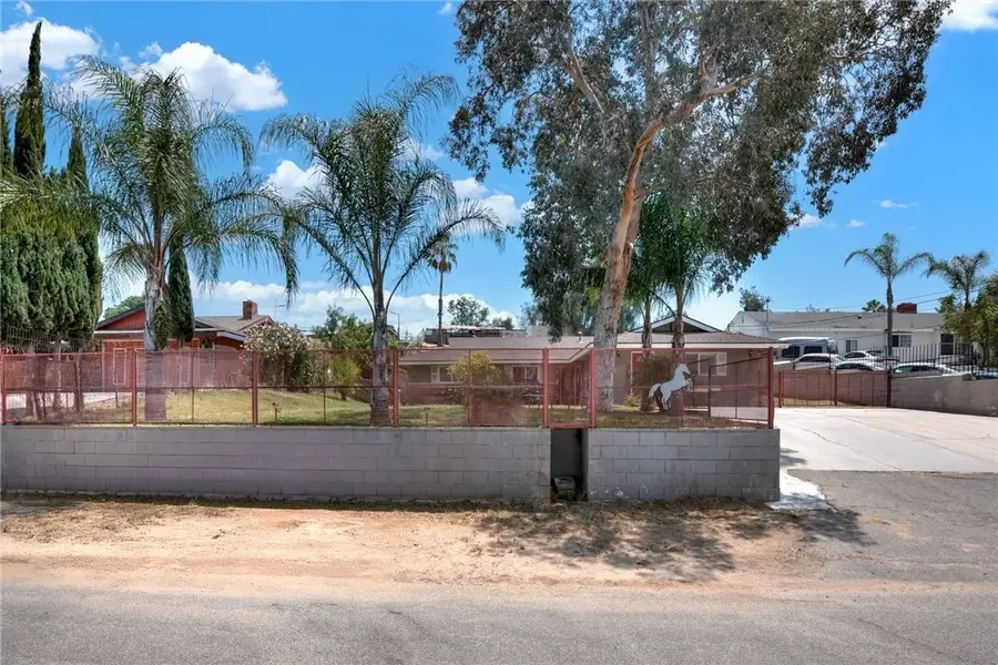 9542 52nd, Jurupa Valley, CA 92509 - #3