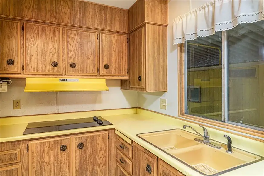 1255 W Johnston, Hemet, CA 92543 - #2