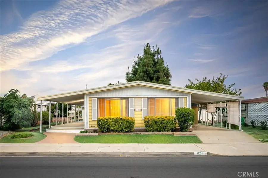 1255 W Johnston, Hemet, CA 92543 - #3