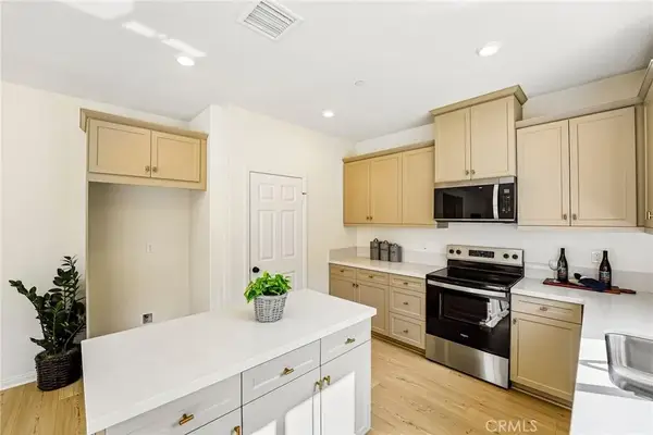 884 Porta Marina Lane, Lake Elsinore, CA 92530
