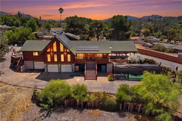 525 Calle Encanto, El Cajon, CA 92019