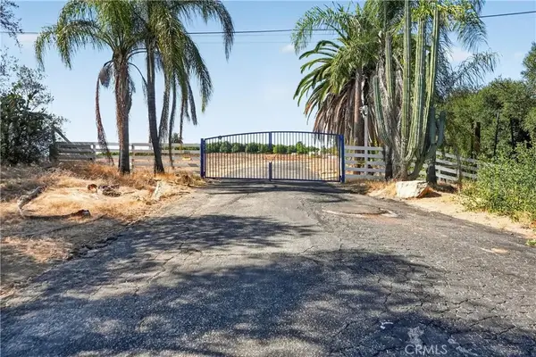 2864 Live Oak Park, Fallbrook, CA 92028