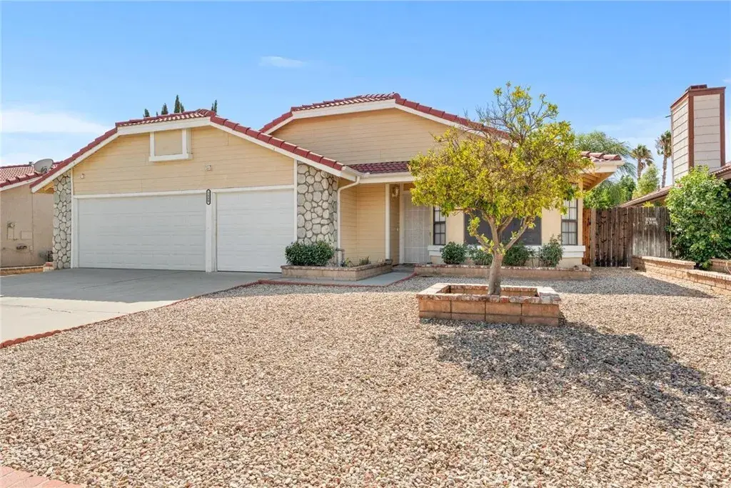 1489 S Palm Avenue, Hemet, CA 92543 - #1