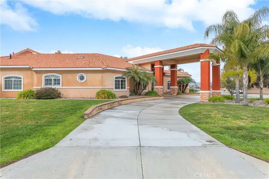947 W Commonwealth Avenue, Hemet, CA 92543 - #2