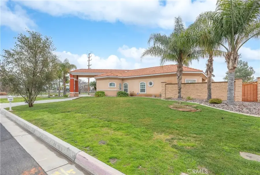 947 W Commonwealth Avenue, Hemet, CA 92543 - #3