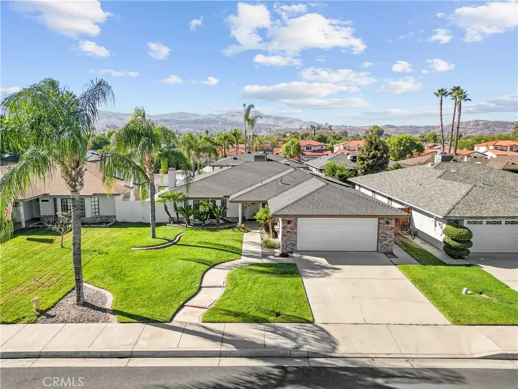 42095 Acacia Avenue, Hemet, CA 92544 - #1