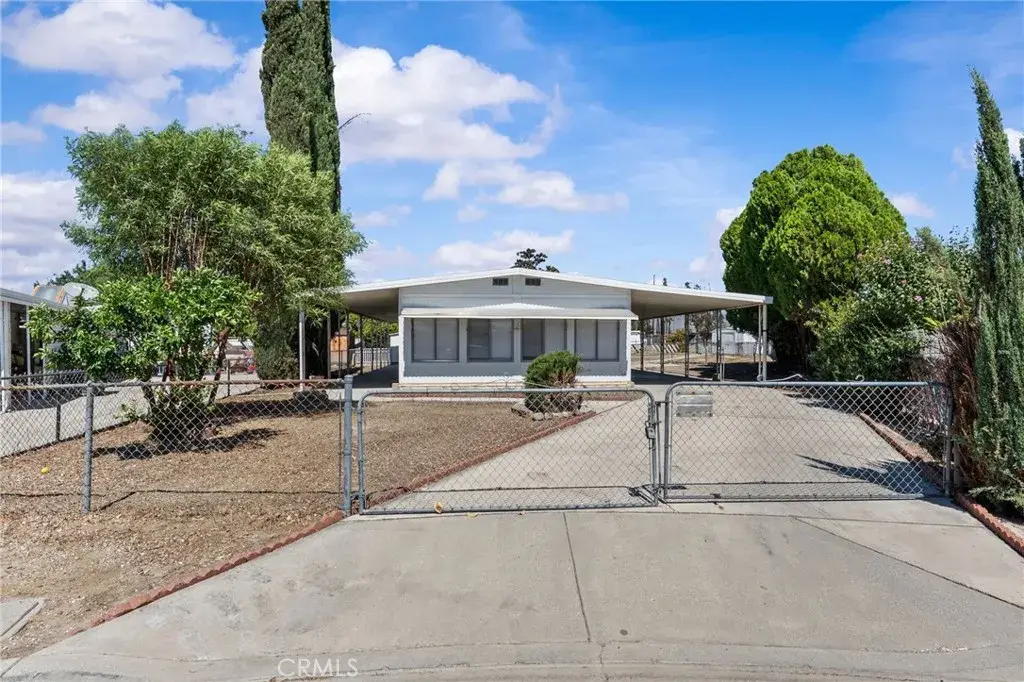 324 Long Street, Hemet, CA 92543 - #1