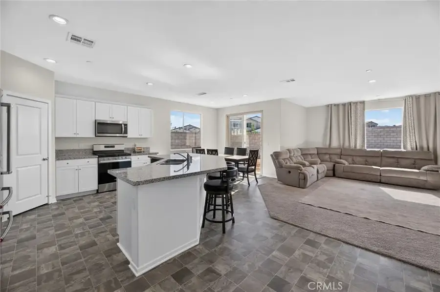 4877 Goldfinch Street, Hemet, CA 92545 - #2