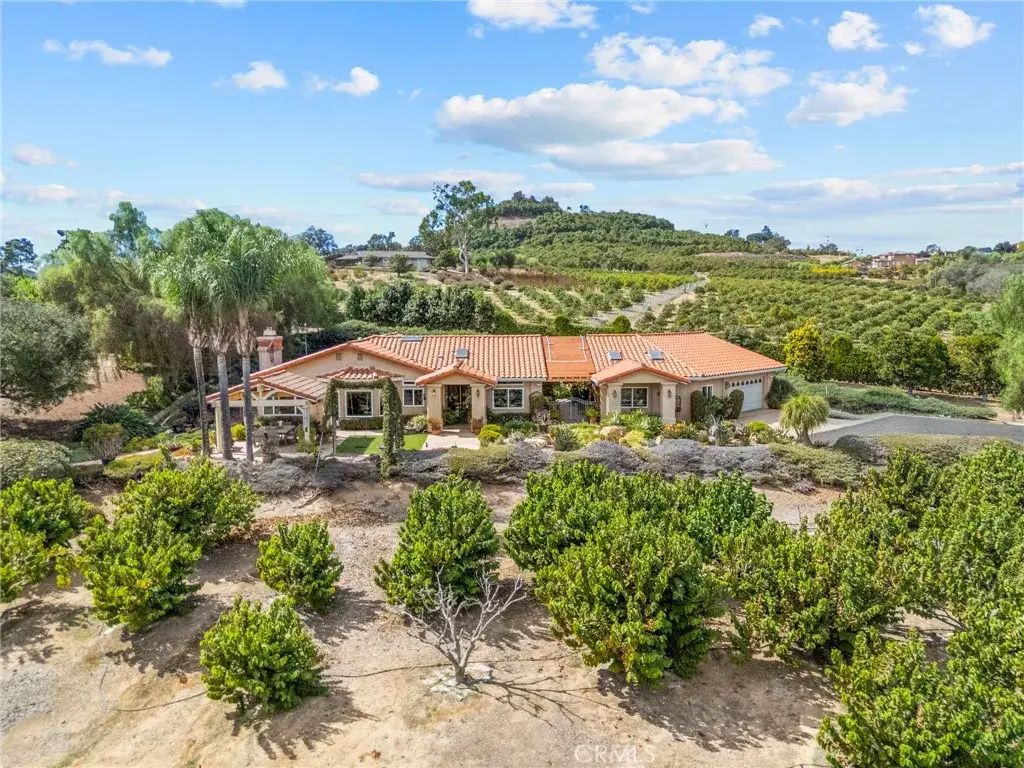 349 Puerta De Lomas, Fallbrook, CA 92028 - #1