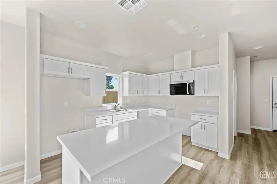209 10th, Bakersfield, CA 93304 - #2