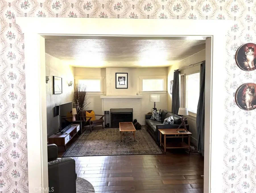 108 S Oak Avenue, Pasadena, CA 91107 - #3