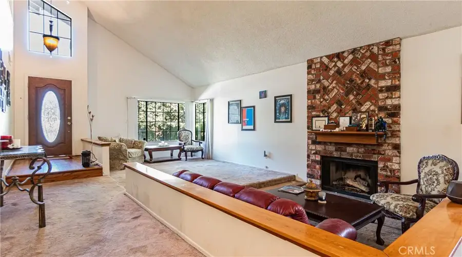 24220 Mentry Drive, Newhall, CA 91321 - Image #3