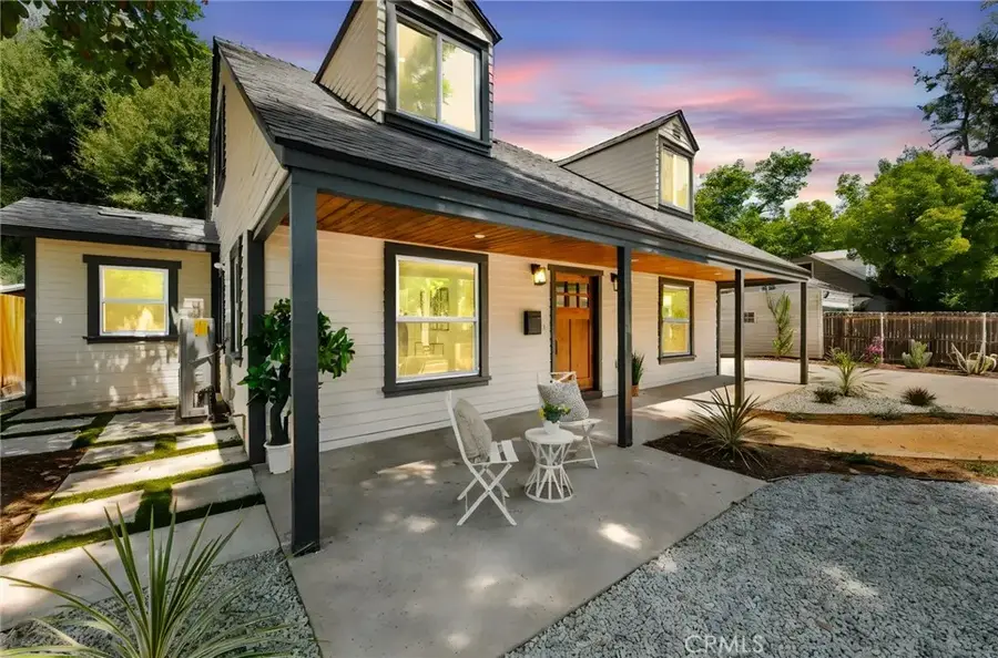 627 E Villa Street, Pasadena, CA 91101 - Image #2