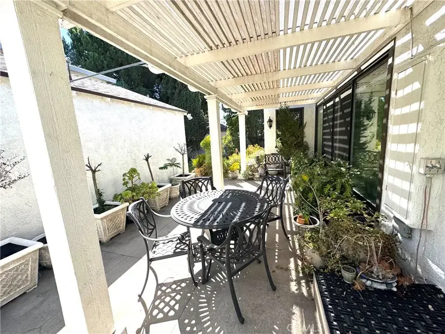 11554 Kittridge Street, North Hollywood, CA 91606 - Image #2