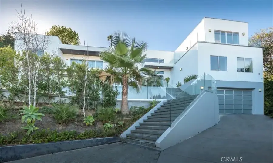 12148 Travis Street, Los Angeles, CA 90049 - Image #2