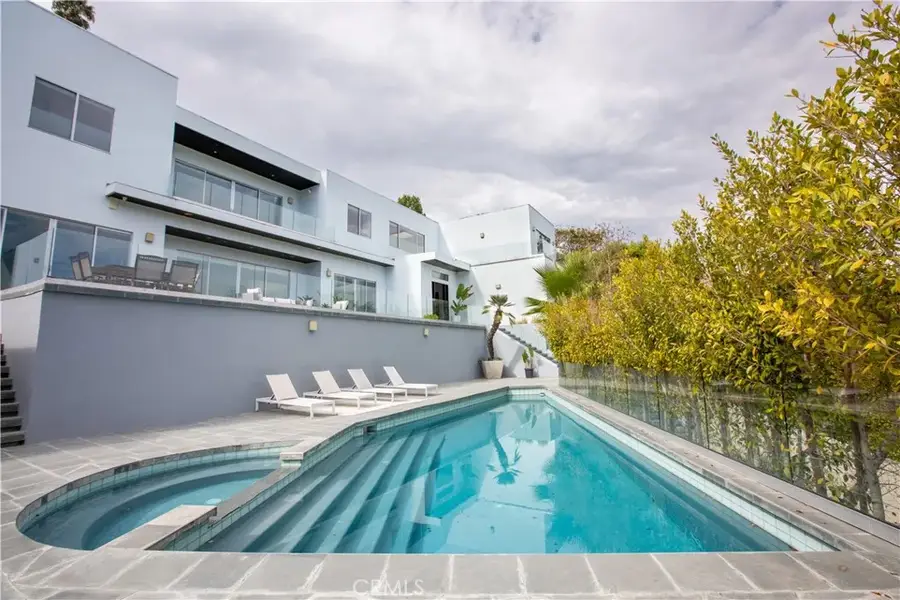 12148 Travis Street, Los Angeles, CA 90049 - Image #3