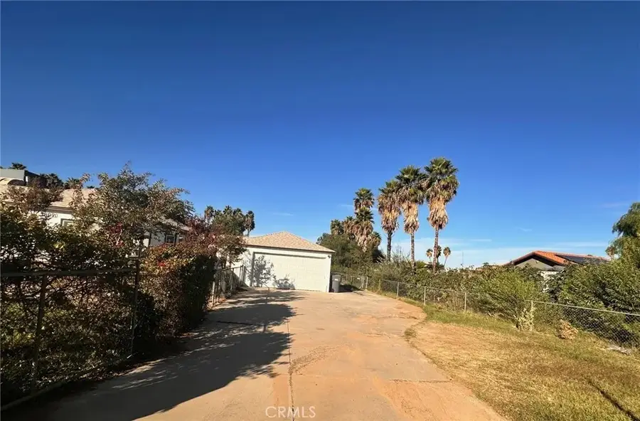 18090 Iris Avenue, Riverside, CA 92508 - #3