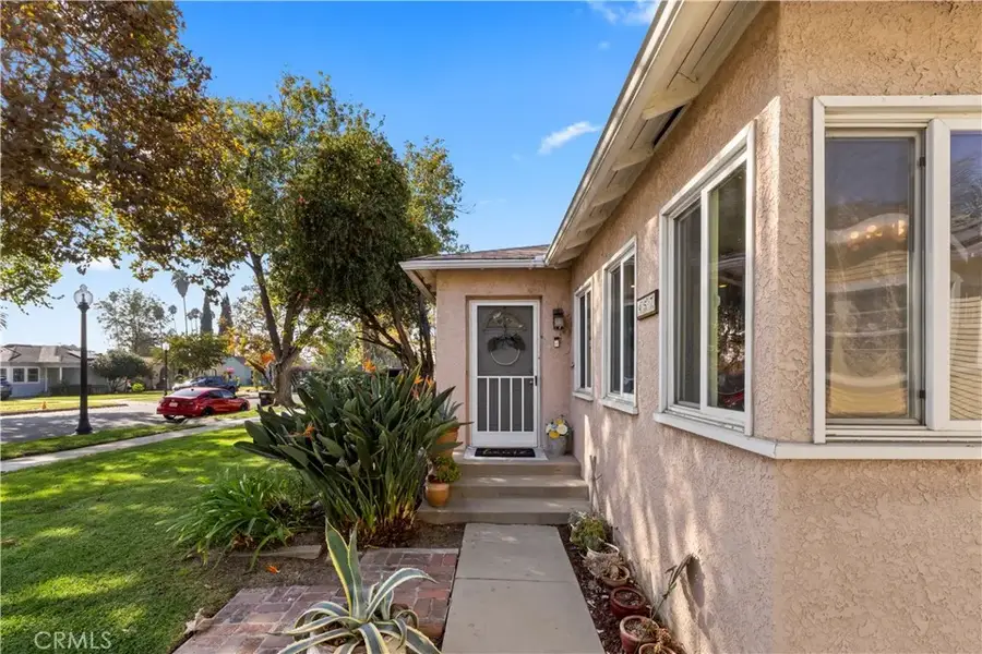 457 Chester Place, Pomona, CA 91768 - Image #3