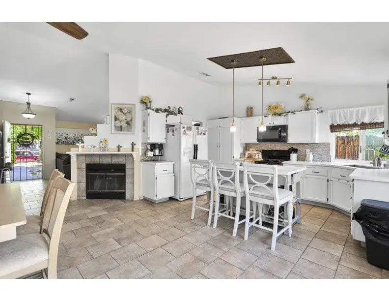 14230 La Mirada, Victorville, CA 92392 - #3