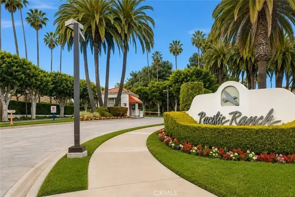 7402 Yellowtail Drive #204 Drive #204, Huntington Beach, CA 92648