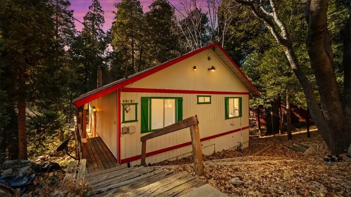 25172 Moon Drive, Crestline, CA 92325 - #1