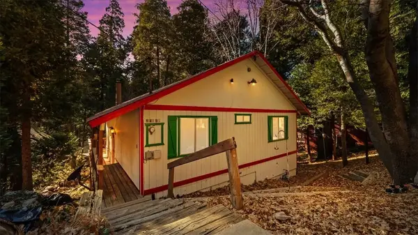 25172 Moon Drive, Crestline, CA 92325