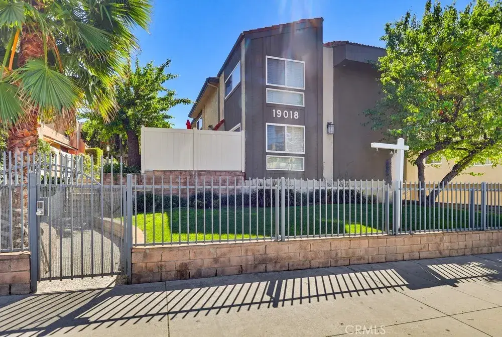 19018 Sherman, Reseda, CA 91335 - #1