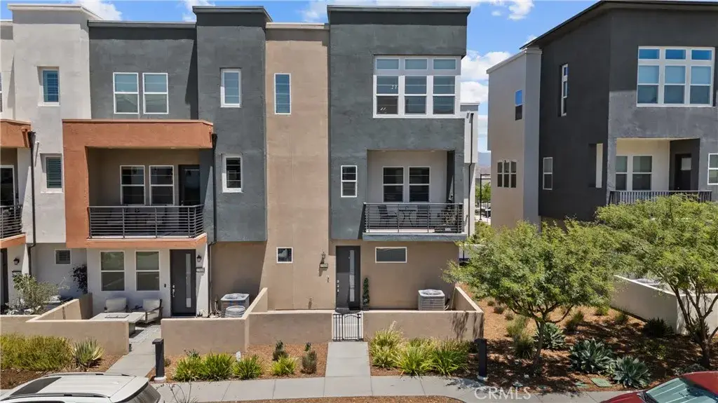 27034 Hummingbird Lane, Valencia, CA 91381 - #1