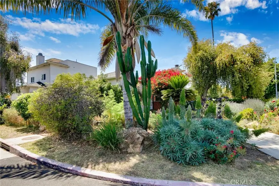 2759 S Barrington Avenue, Los Angeles, CA 90064 - #2