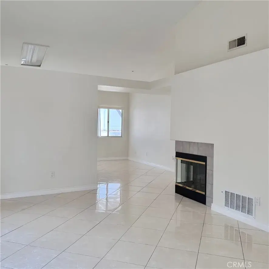 15376 Sandhurst, Fontana, CA 92336 - #3